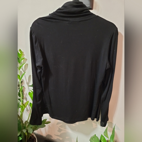 SIZE XL HKR COLLECTION FAUX LEATHER AND LYCRA TURTLENECK. - Picture 6 of 6